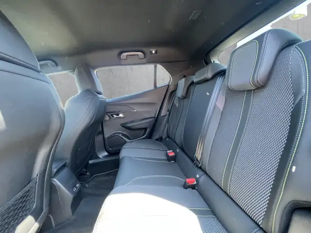 Peugeot 2008 view 8