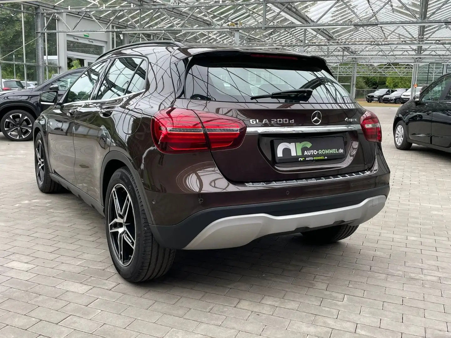 Mercedes-Benz GLA 200 CDI 4-matic Style LED Assistent Parklenk Braun - 2