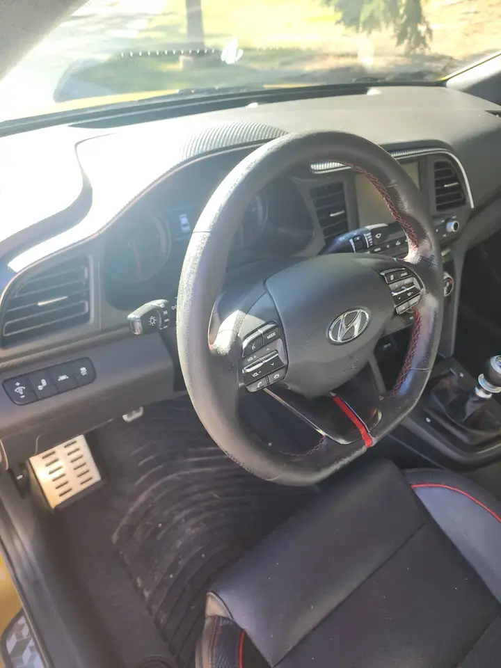 Hyundai ELANTRA снимка Hyundai ELANTRA