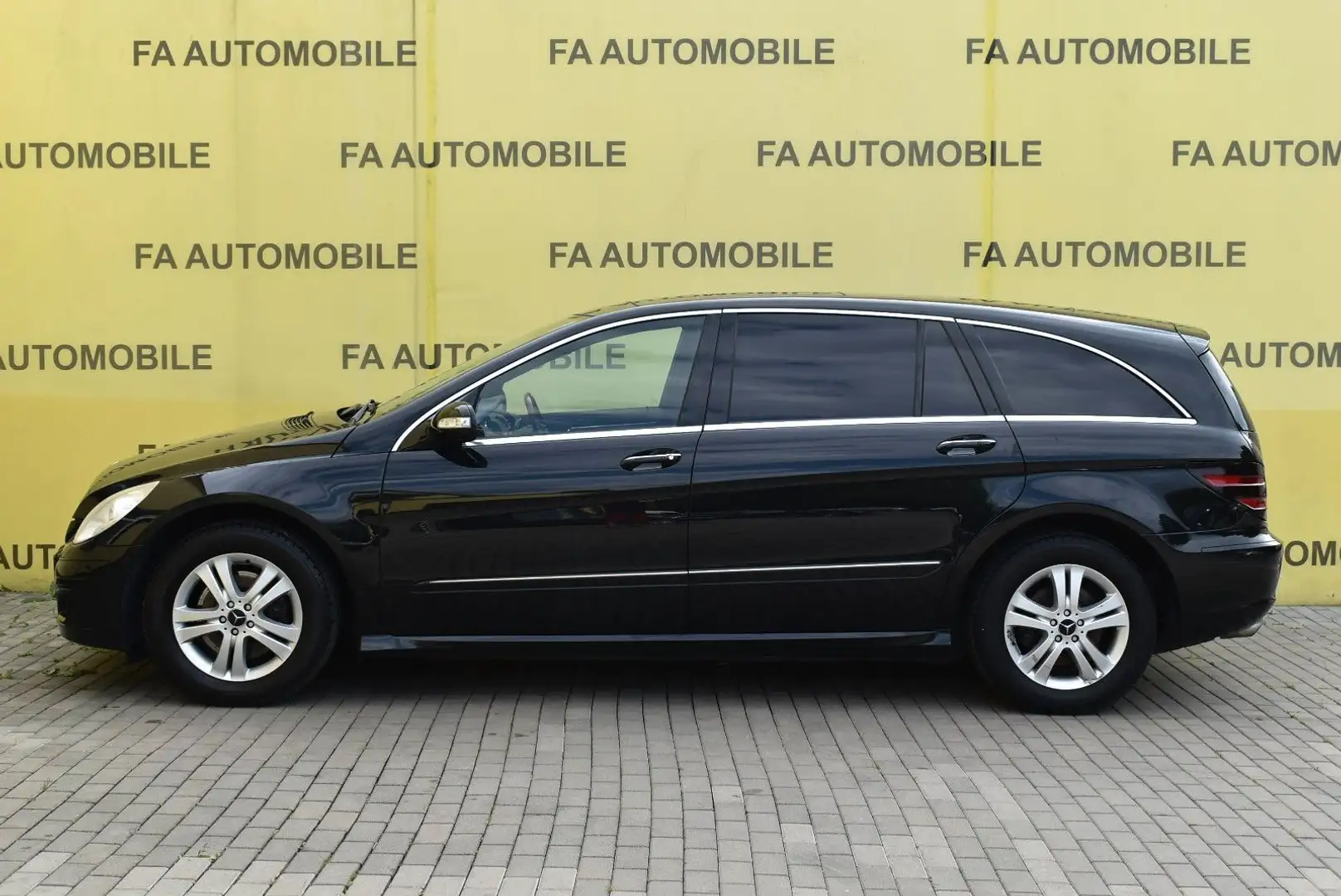 Mercedes-Benz R 500 L 4Matic/LEDER/6 SITZE/COMAND/AHK/SHZx4/ Schwarz - 2