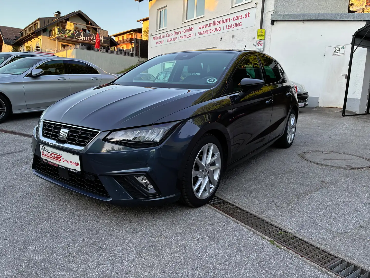 SEAT Ibiza 1,0ECO TSI FR Austria*bei Finanzierung FIX 6,274% Grau - 1
