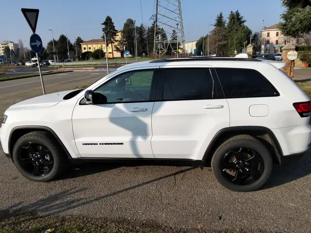 Jeep Grand Cherokee 3.0 V6  250cv  E6d leggere la descrizione