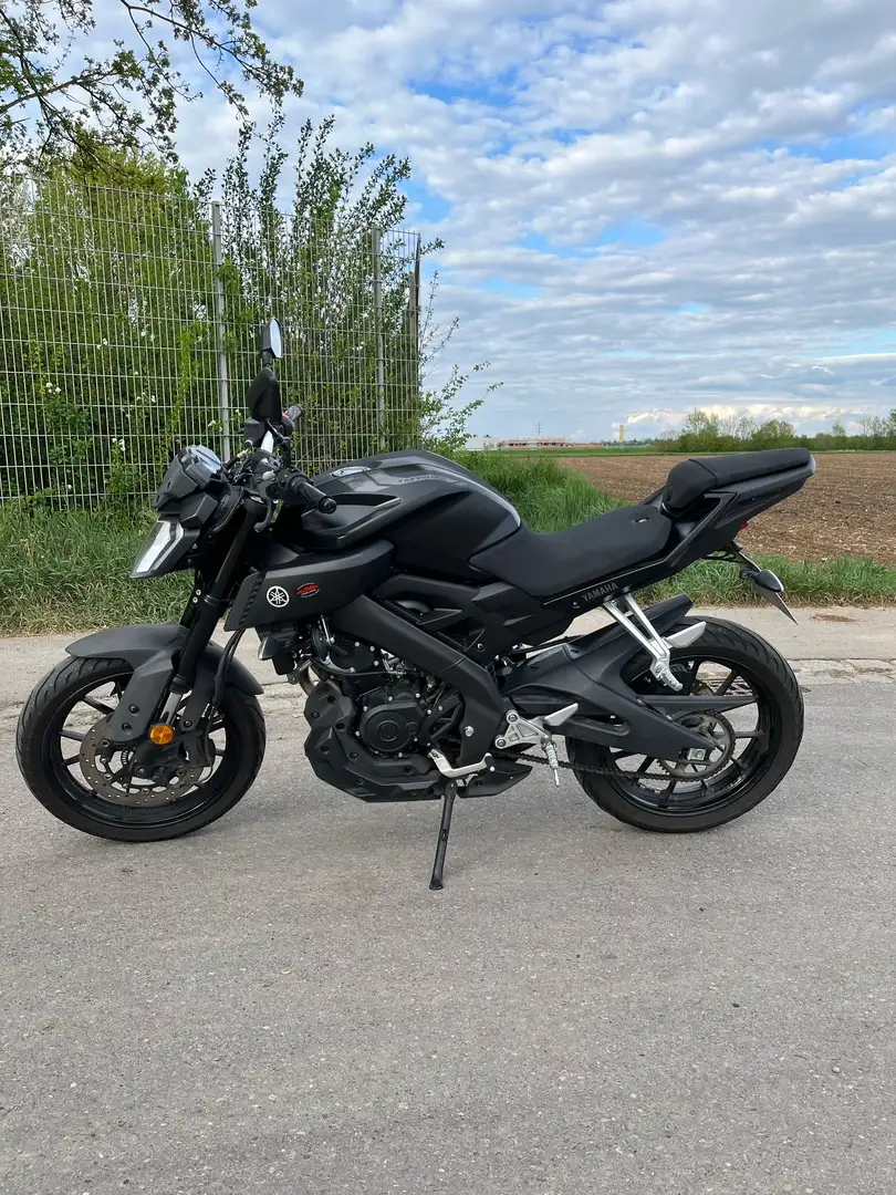 Yamaha MT-125 Schwarz - 1