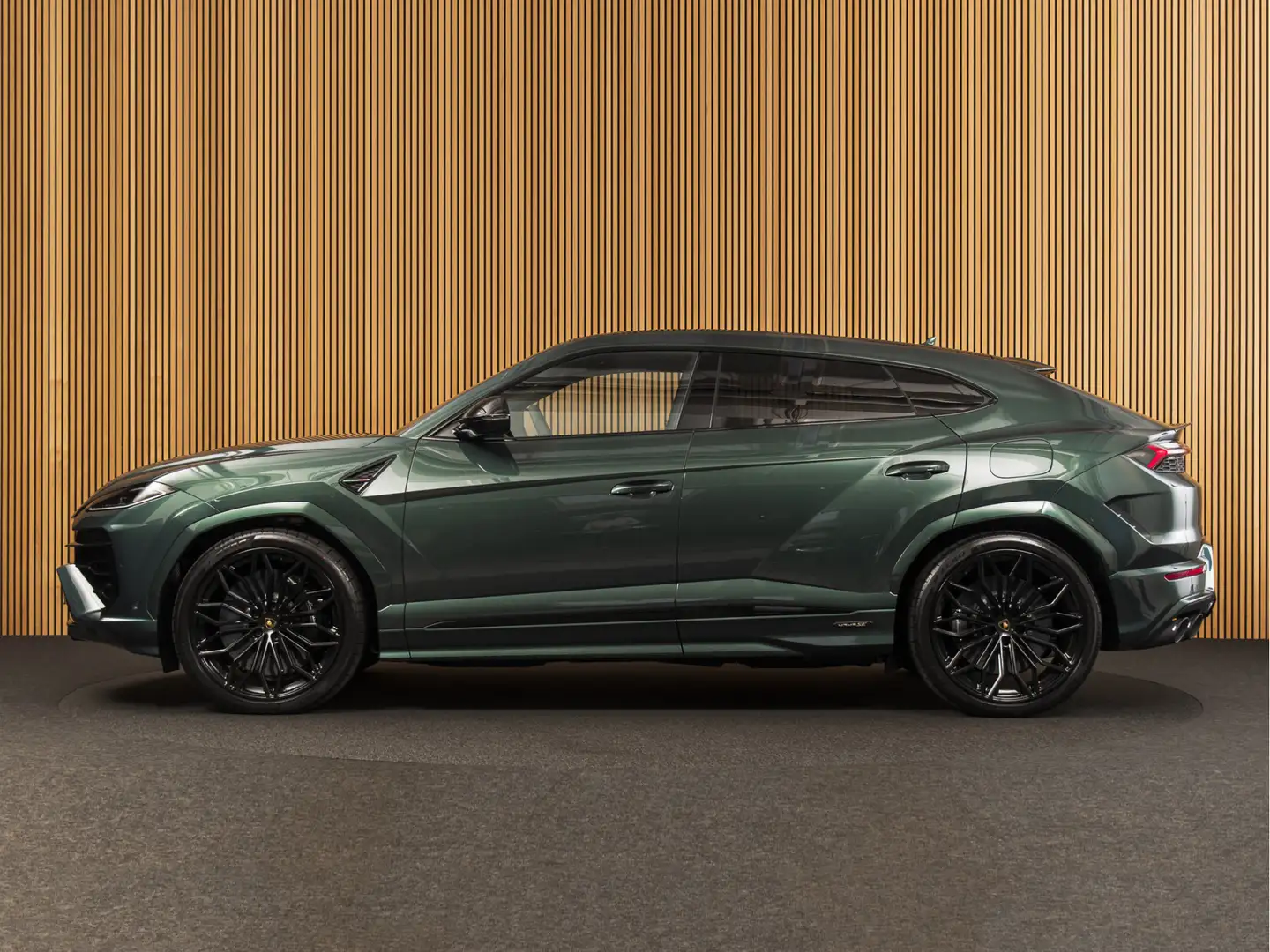 Lamborghini Urus 4.0 V8 Hybrid SE 23" I TOWBAR I STYLE PACK I ANIMA Verde - 2