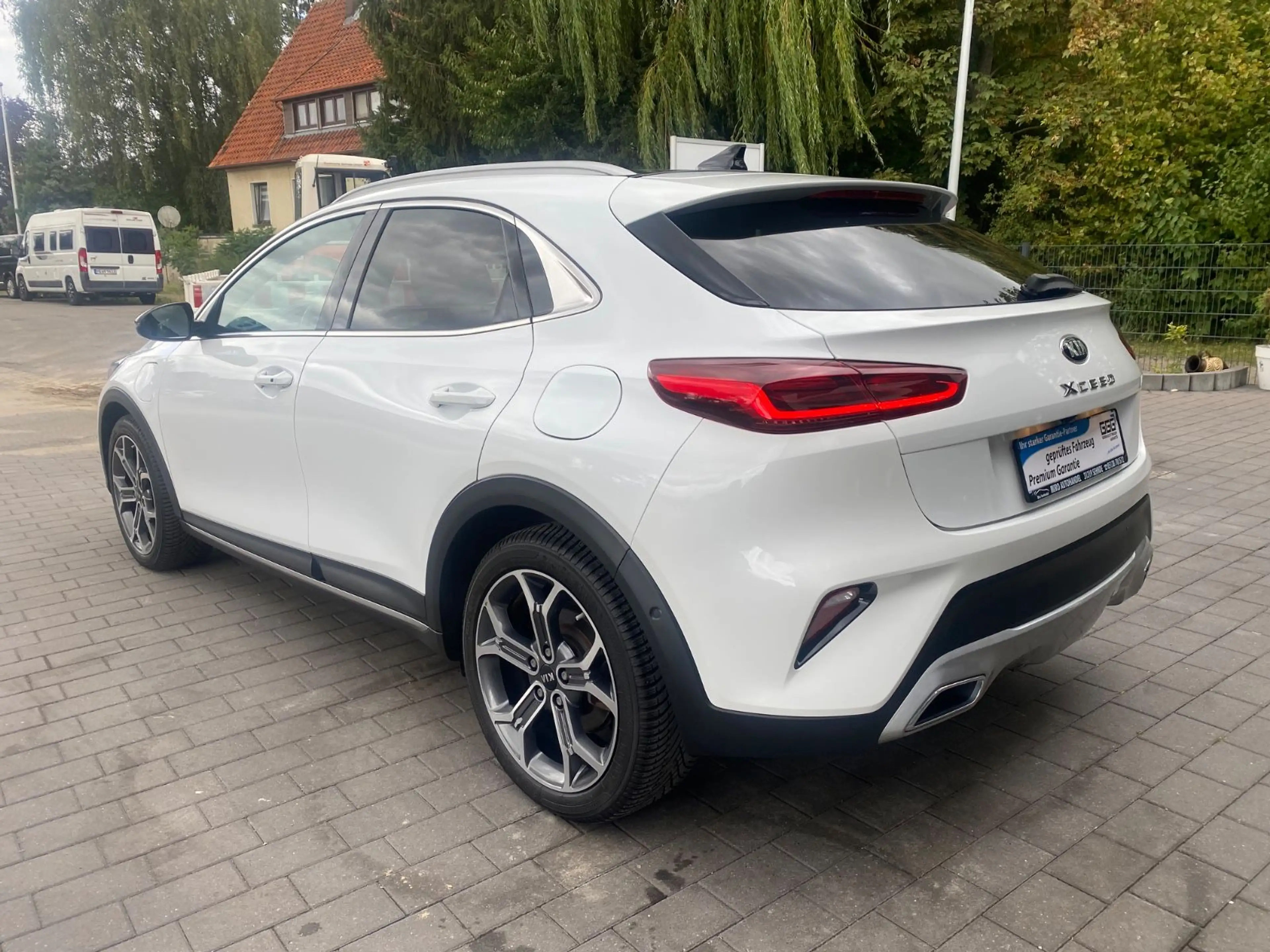 Kia XCeed Platinum Edition Plug-in Hybrid — photo 2