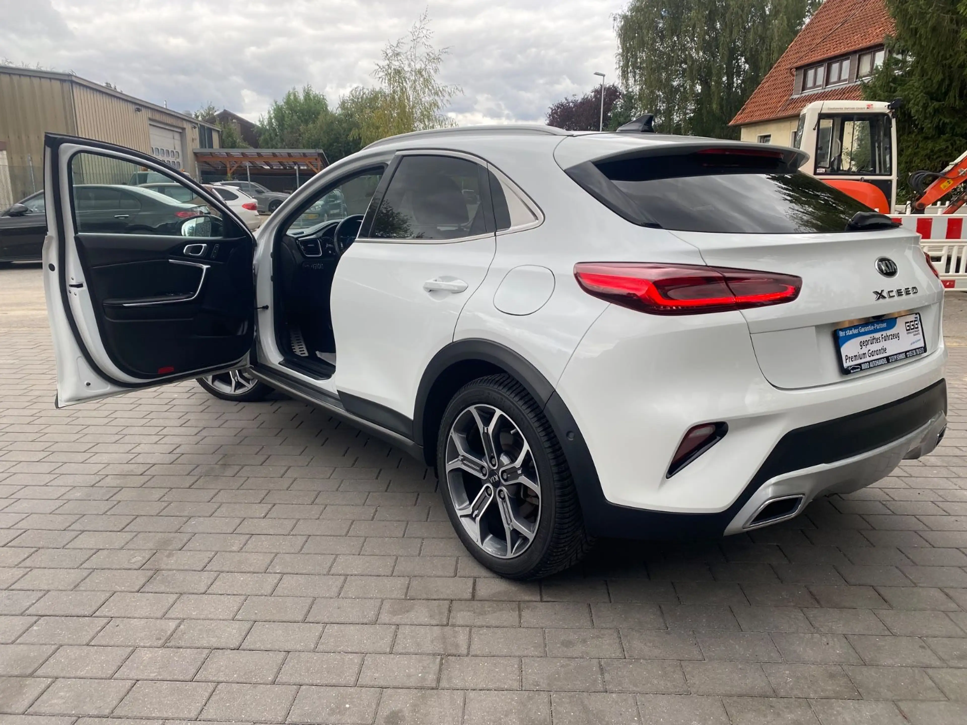 Kia XCeed Platinum Edition Plug-in Hybrid — photo 15