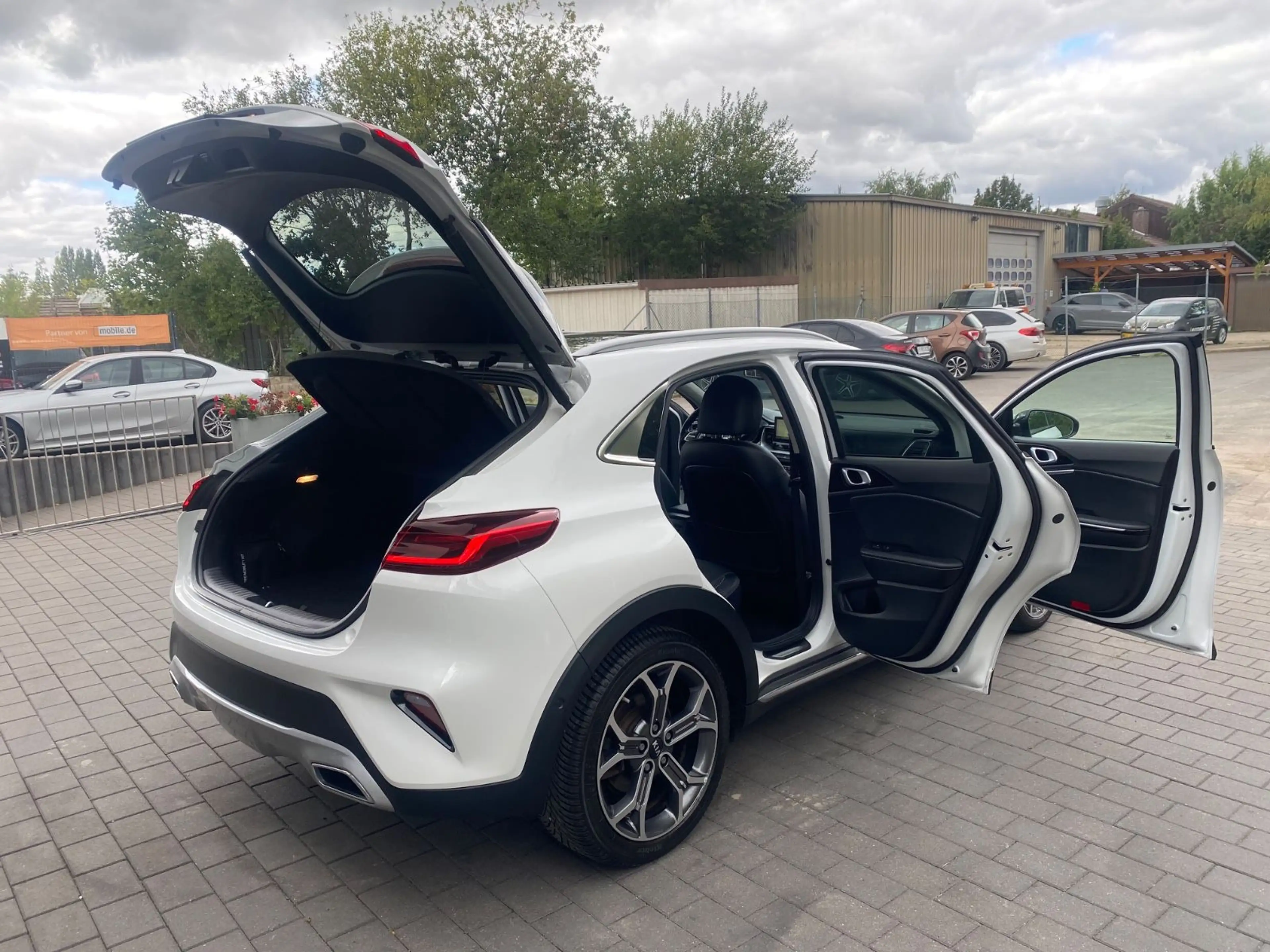 Kia XCeed Platinum Edition Plug-in Hybrid — photo 14