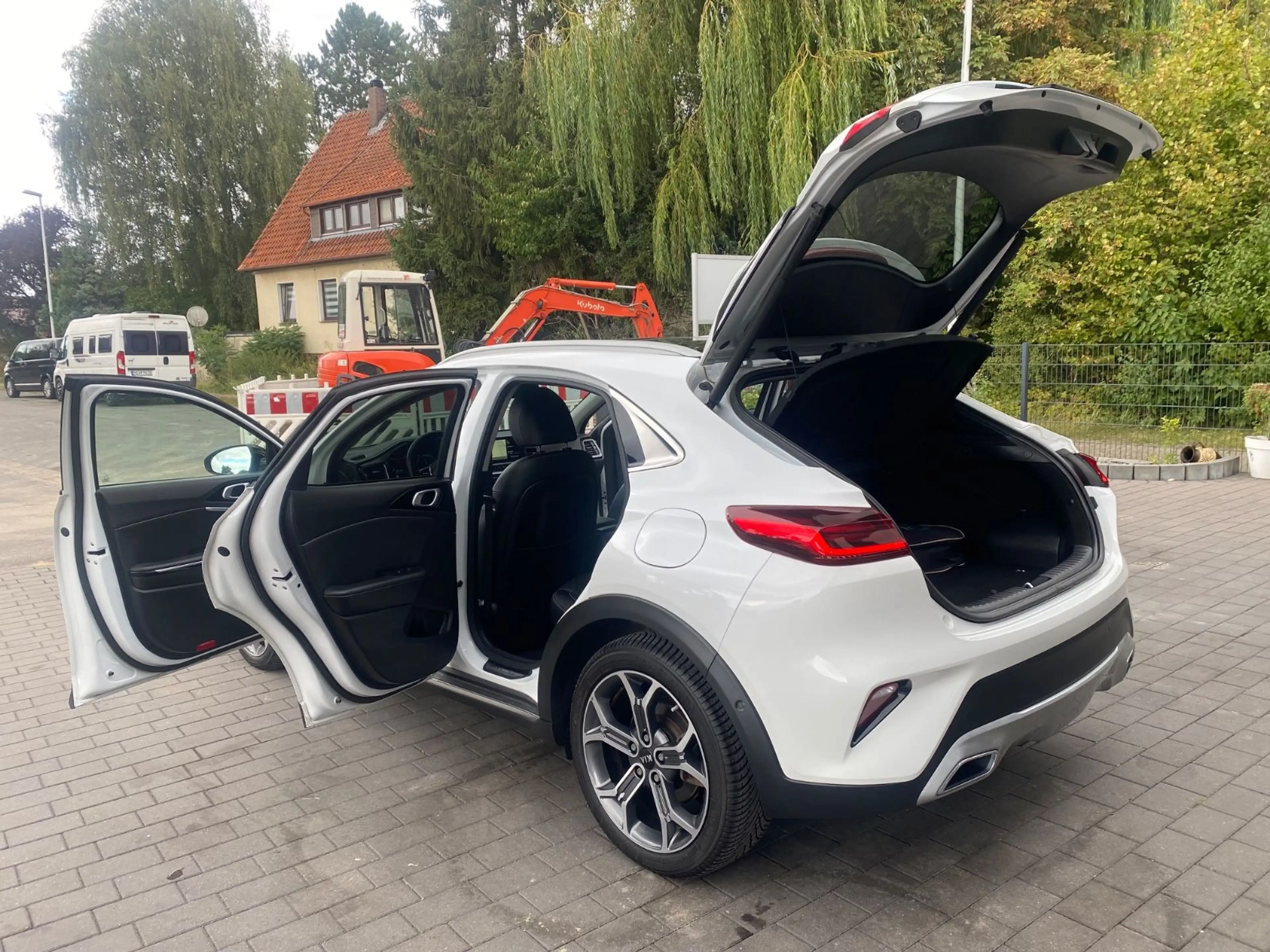 Kia XCeed Platinum Edition Plug-in Hybrid — photo 10