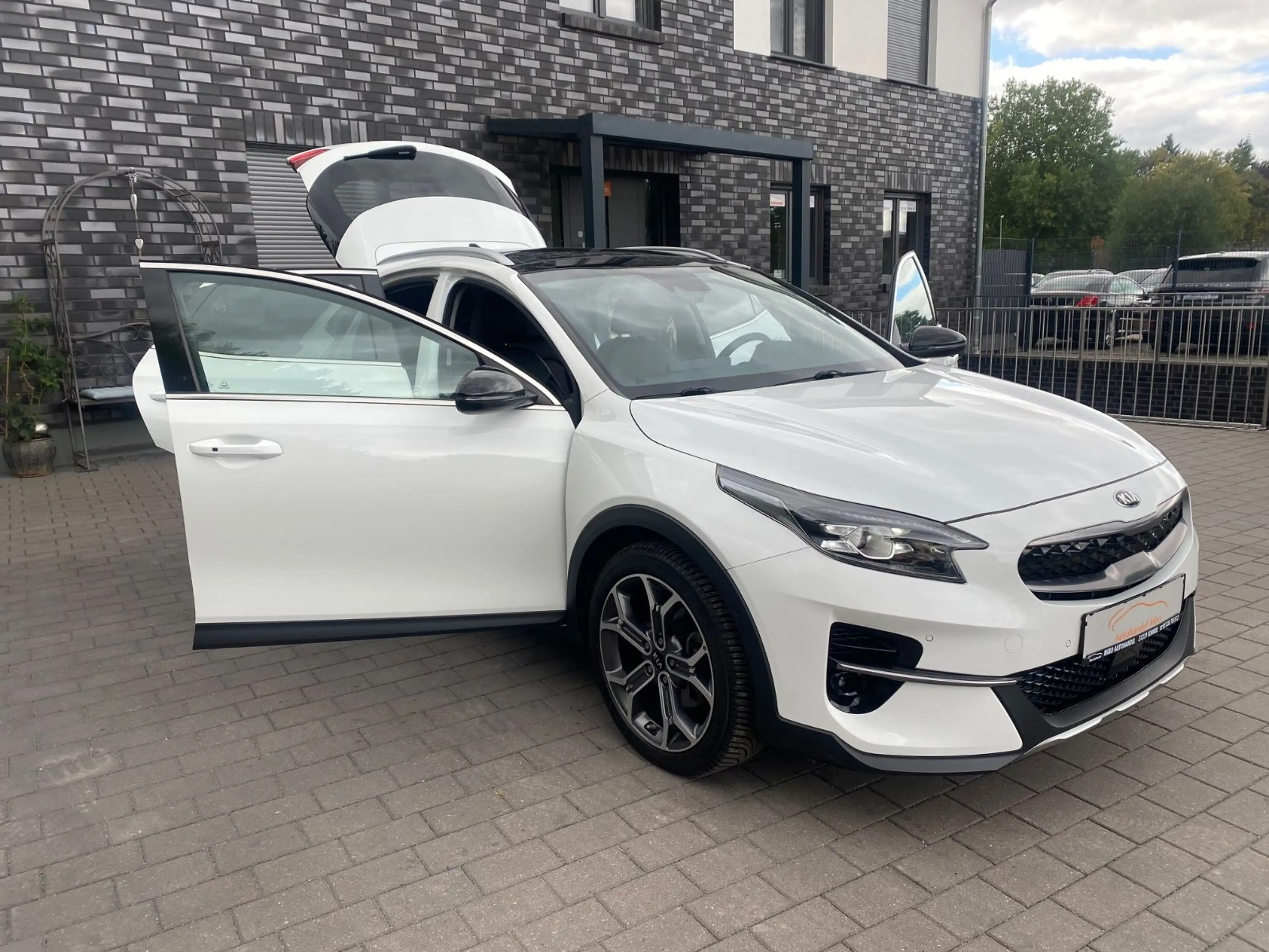 Kia XCeed Platinum Edition Plug-in Hybrid — photo 13