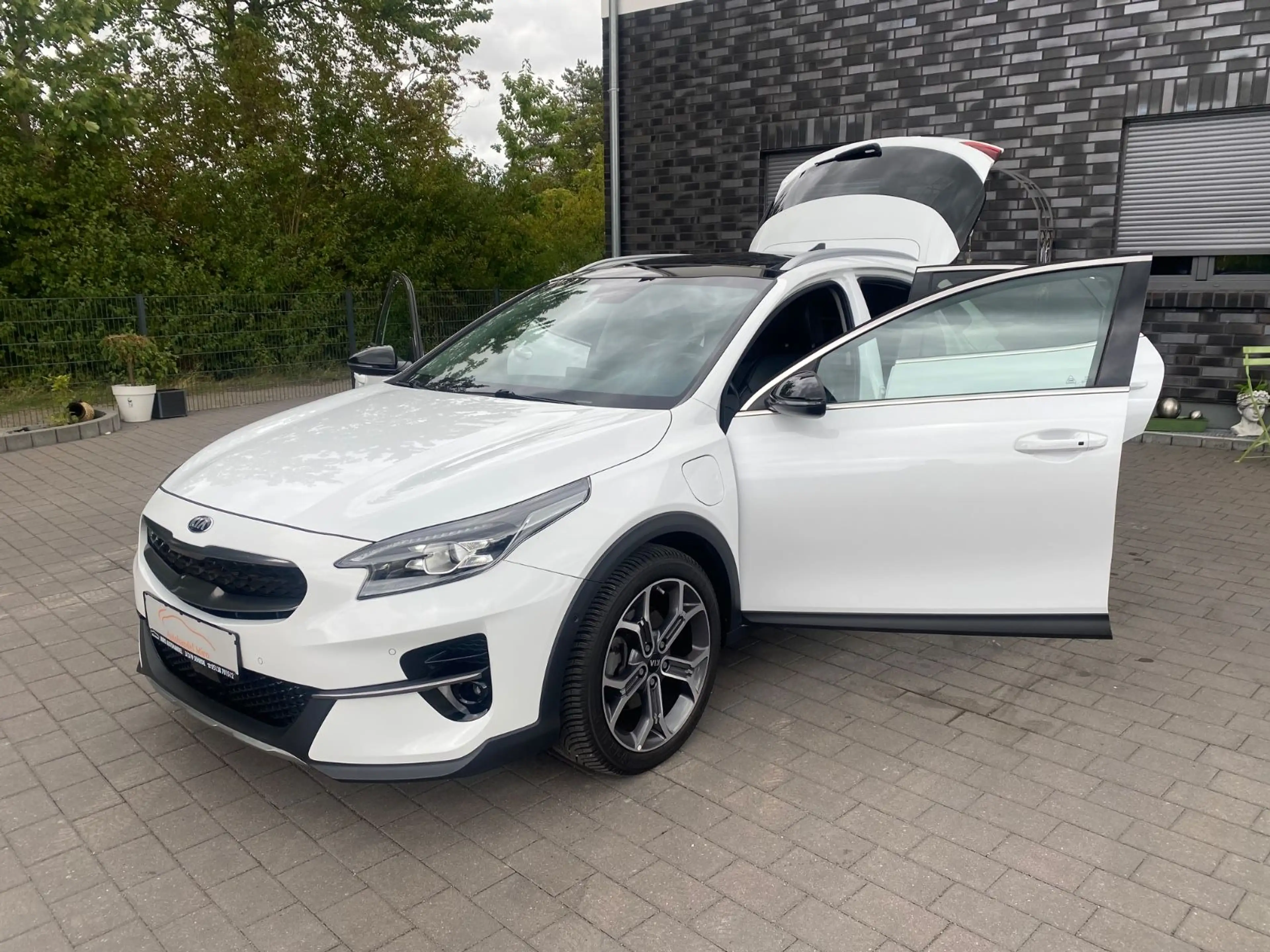 Kia XCeed Platinum Edition Plug-in Hybrid — photo 11