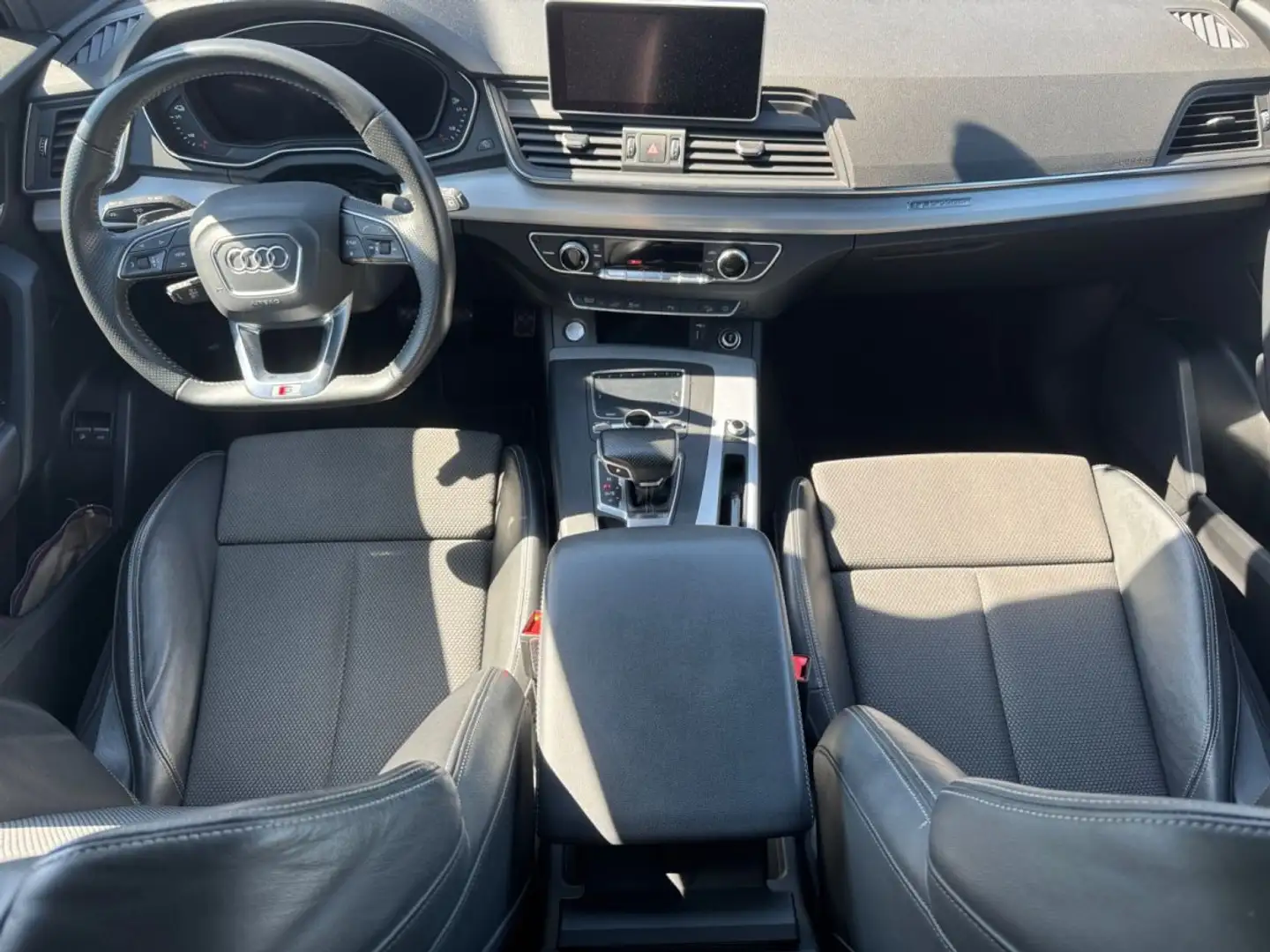 Audi Q5 50 TFSI e 299 S tronic 7 Quattro S line Gris - 2