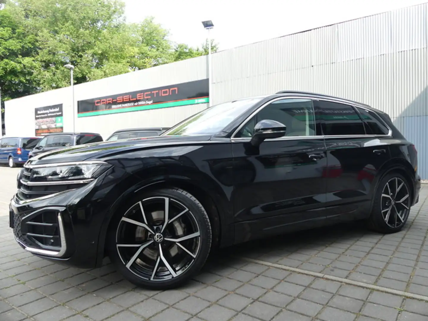 Volkswagen Touareg 3.0 TSI 4Mot R-Line 22/AHK/NACHT/SOFZ/HUD Schwarz - 2