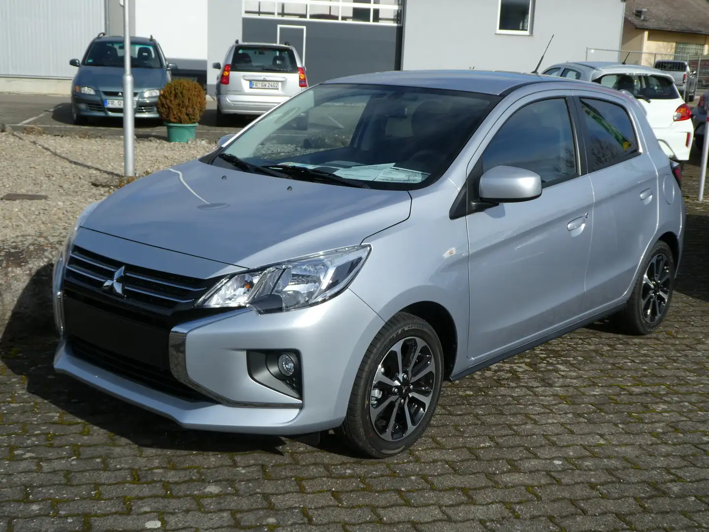 Mitsubishi Space Star 1,2 Select+ CVT Automatik Silber - 1