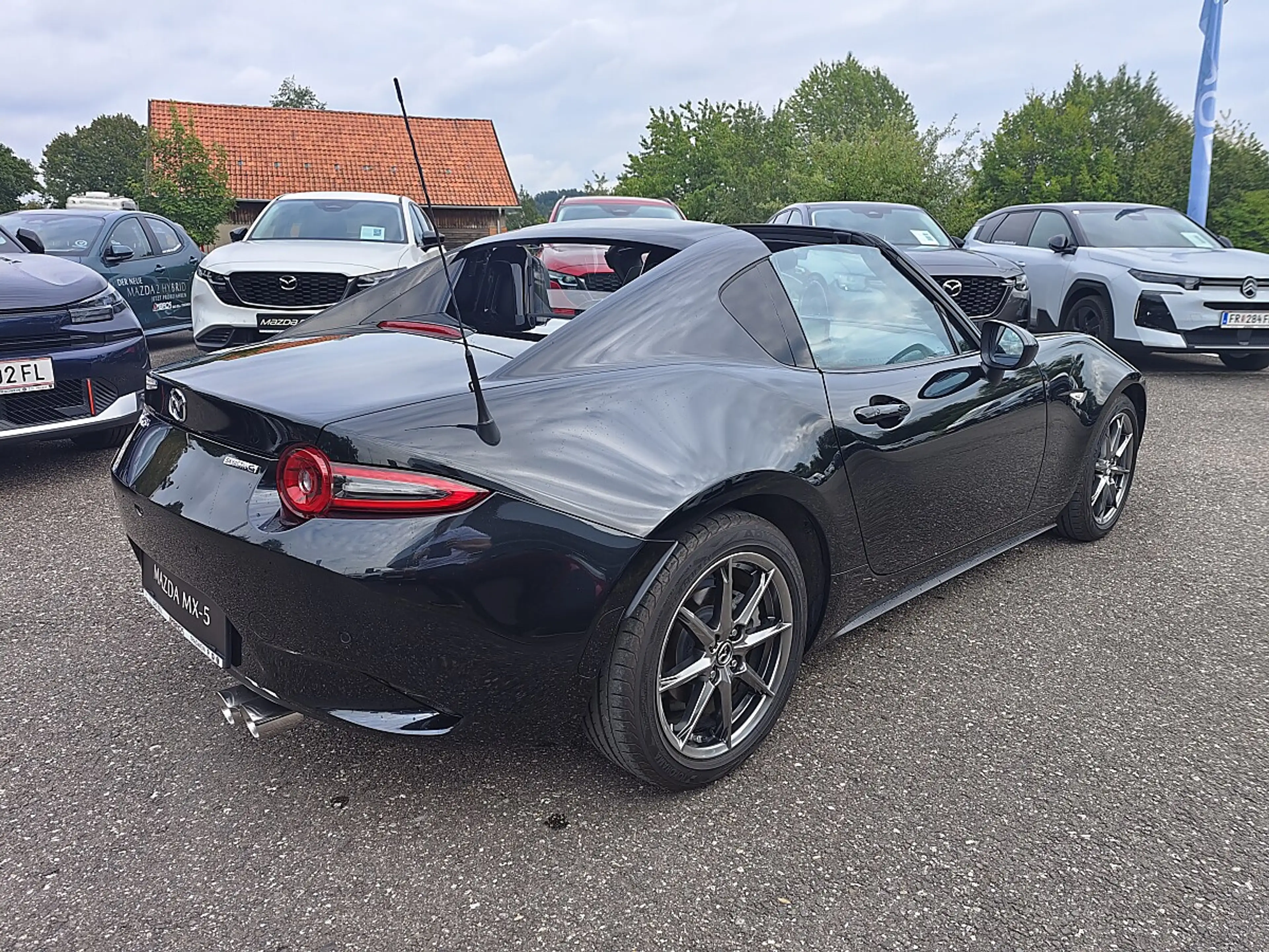 Mazda MX-5 RF Targa Hardtop Roadster G132 Skyactiv Exclusi... — photo 2