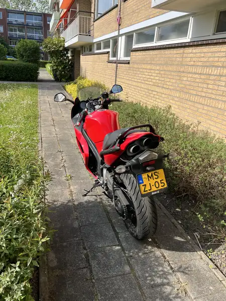 Triumph Sprint ST - foto 3