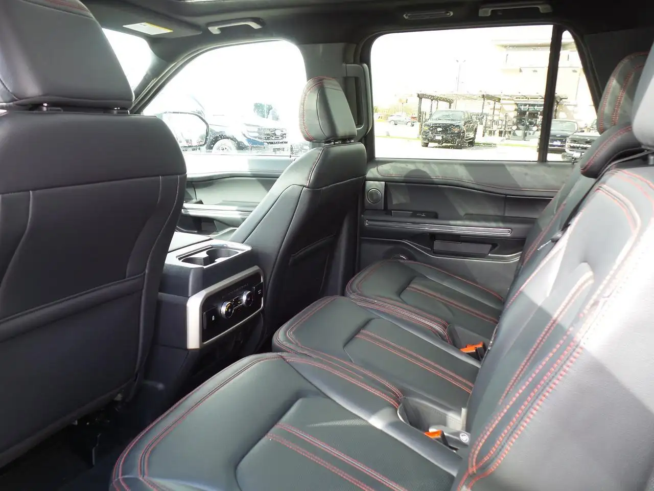 Ford Expedition снимка Ford Expedition