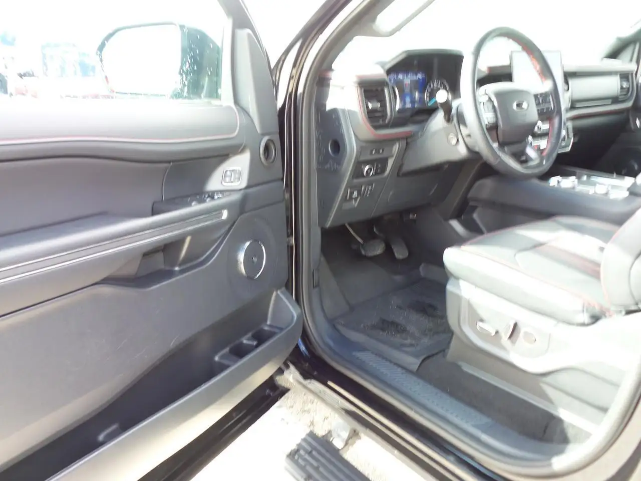Ford Expedition снимка Ford Expedition