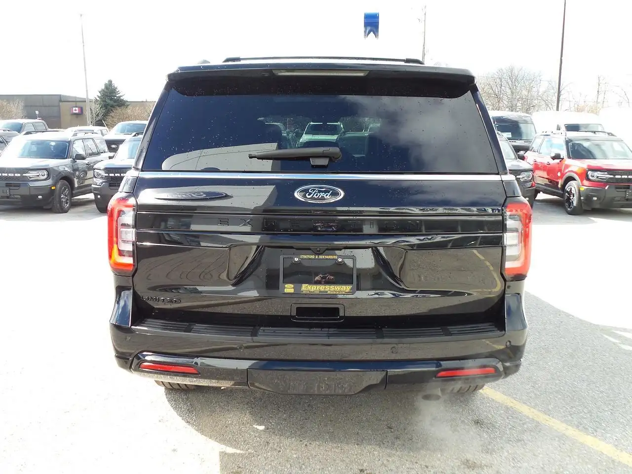 Ford Expedition снимка Ford Expedition