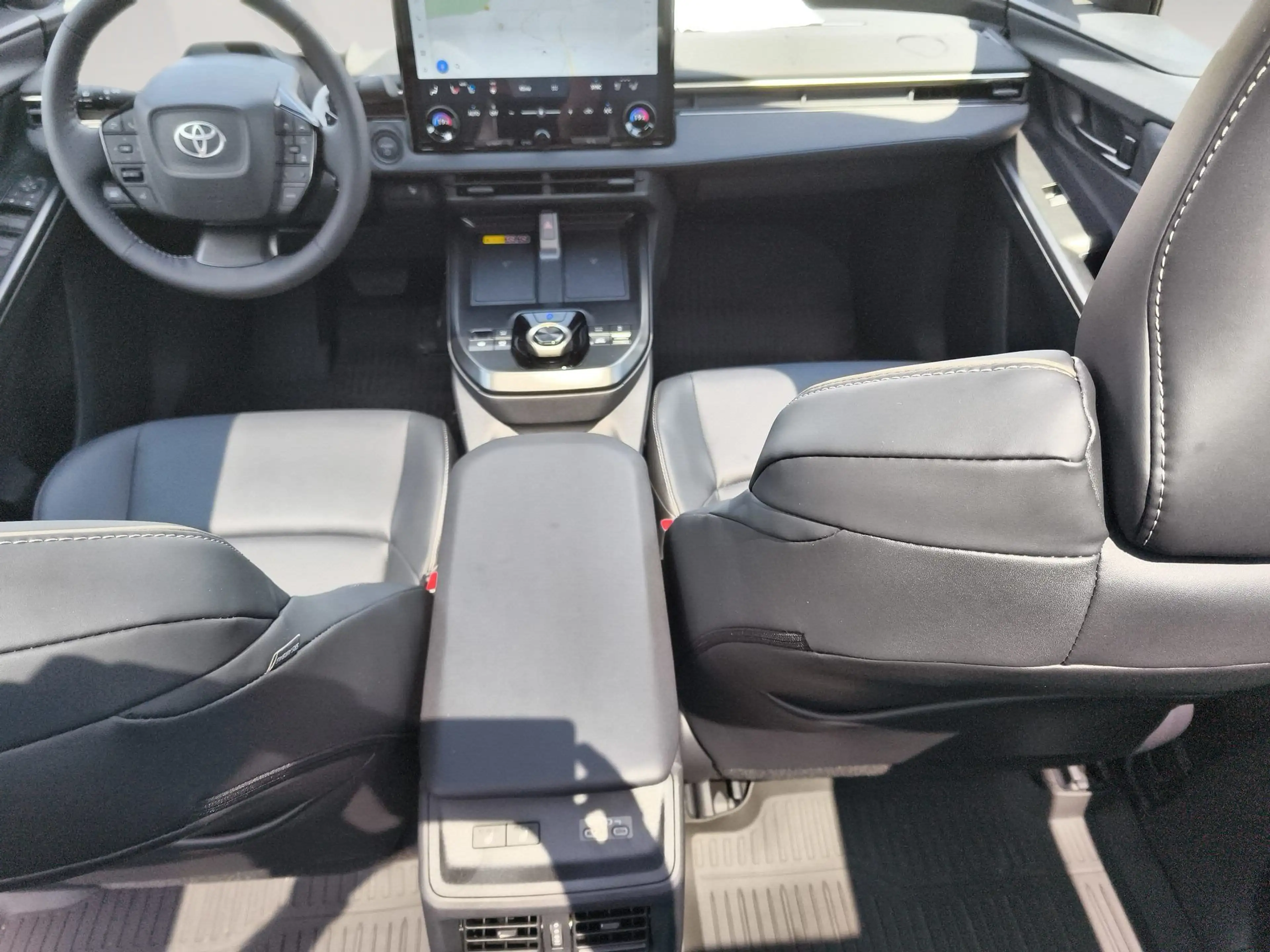 Toyota bZ4X 4X4 Lounge Sky&Sound ACC+LED+Navi+Pano+SHZ — photo 11