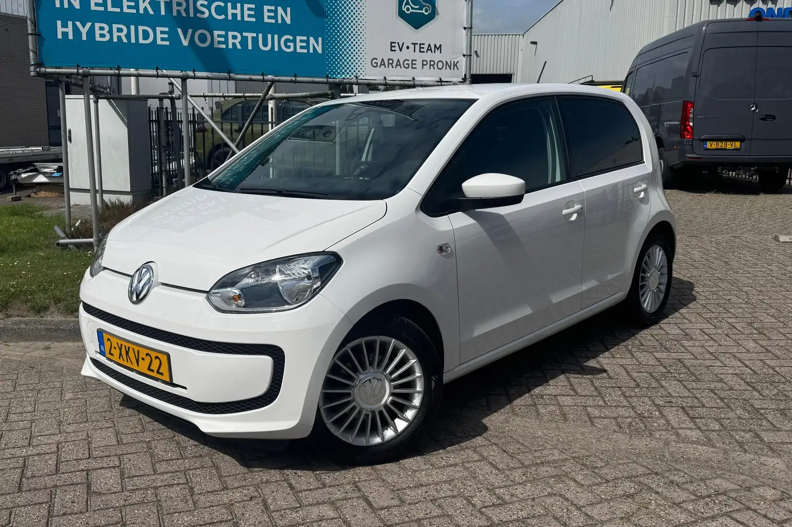 Volkswagen up! 1.0 move up! BlueMotion NAVI/AIRCO/BLEUTOOHT Wit - 2