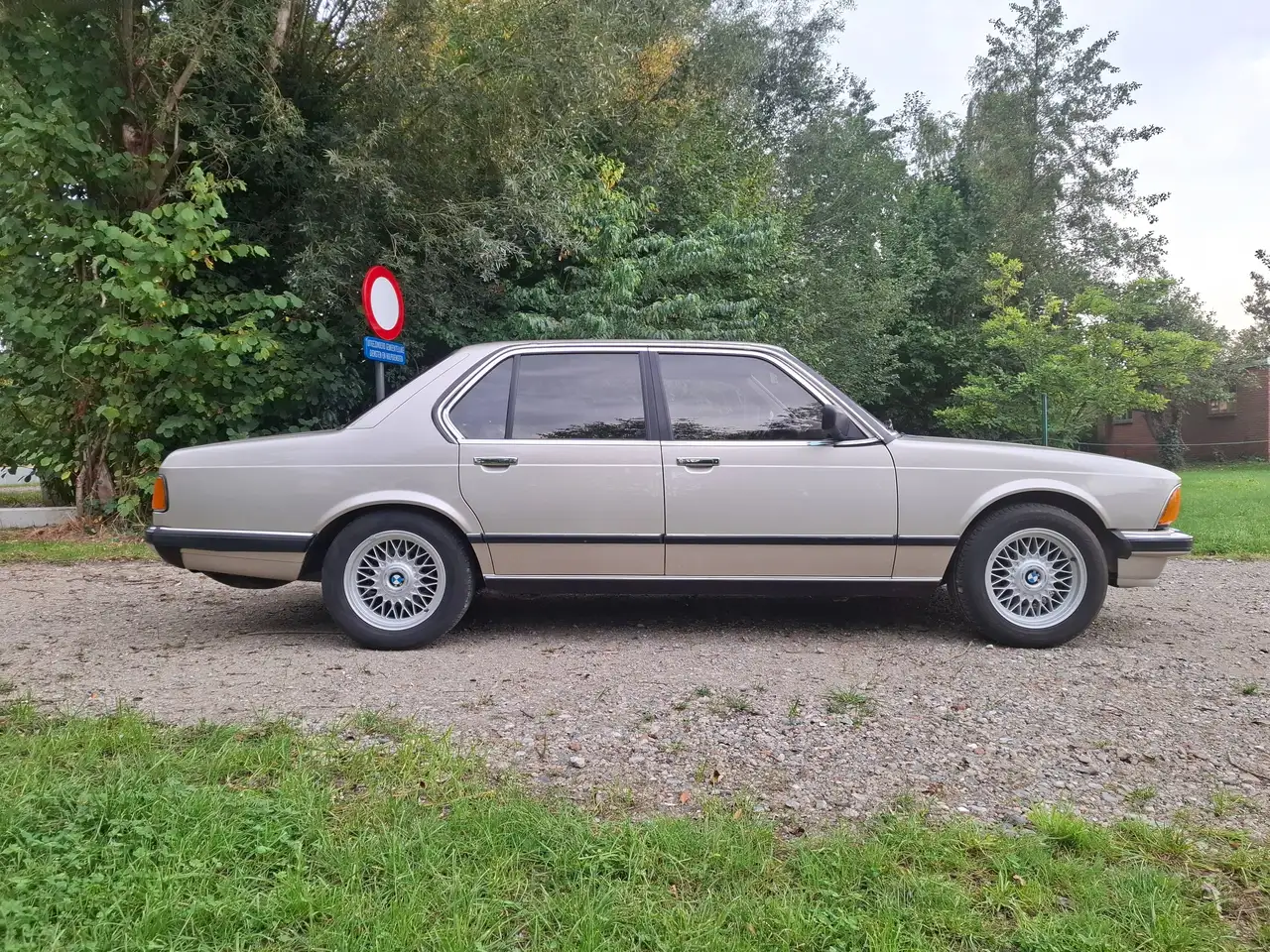 BMW 735i, foto 4