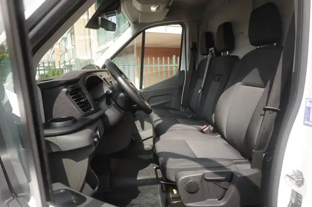 Ford Transit view 14