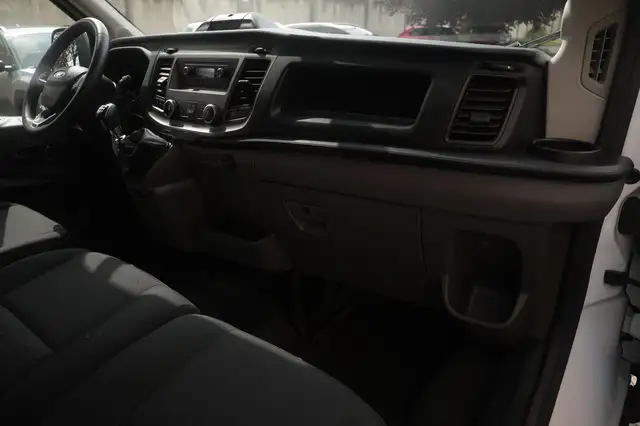 Ford Transit view 3