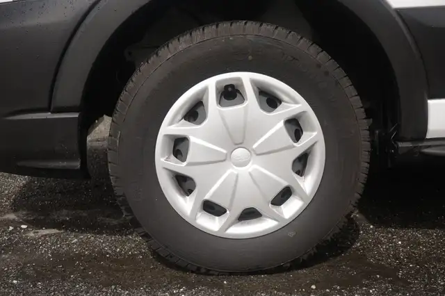 Ford Transit view 5