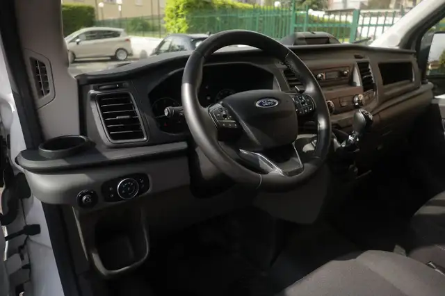 Ford Transit view 6