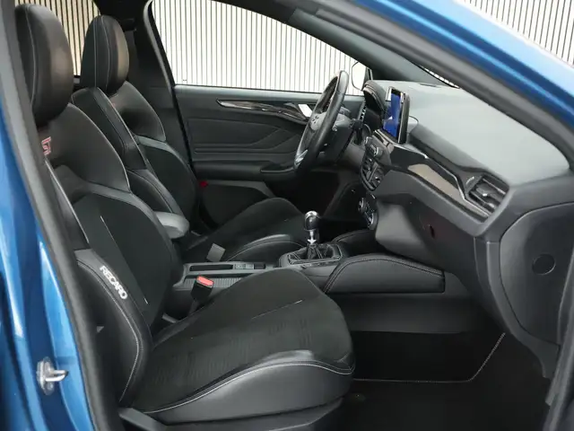 Ford Focus view 9
