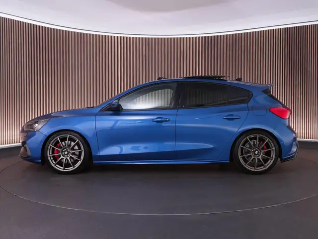 Ford Focus view 11