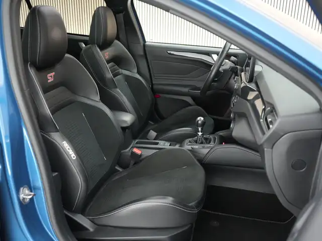 Ford Focus view 10