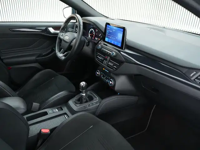Ford Focus view 8