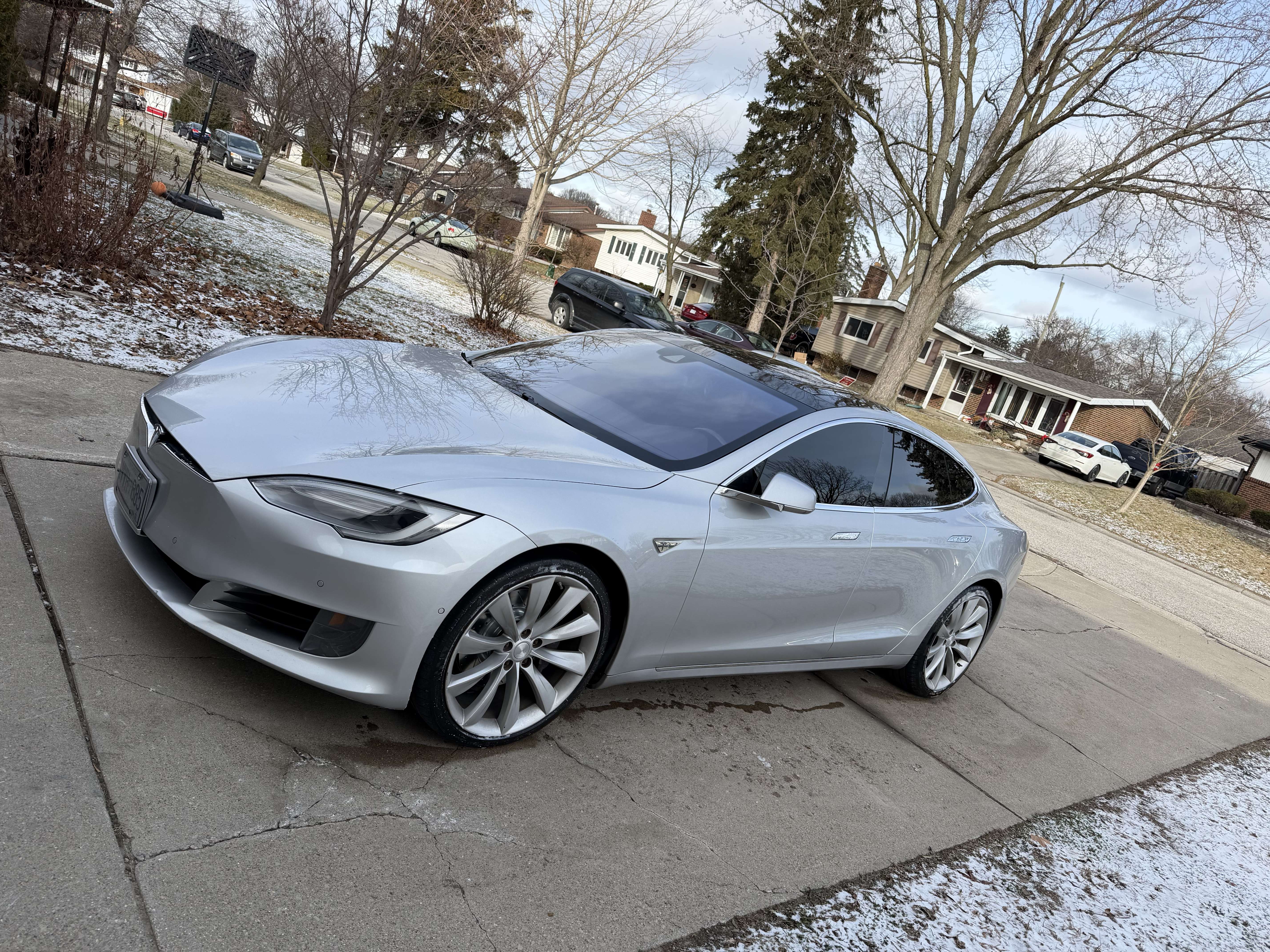 2016 Tesla Model S alt 2