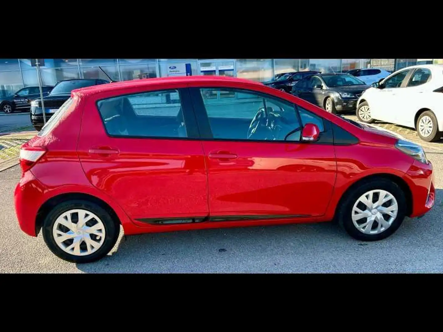 Toyota Yaris 1.0 72 CV 5 porte Cool Rouge - 2