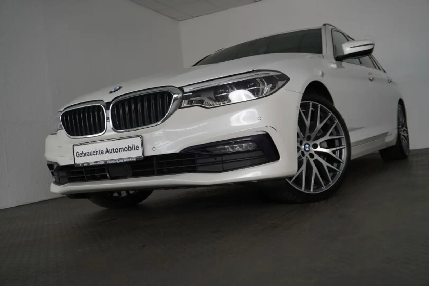 BMW 540 i xDrive Touring Sport Line AHK.PGSD.HUD.ACC Weiß - 2