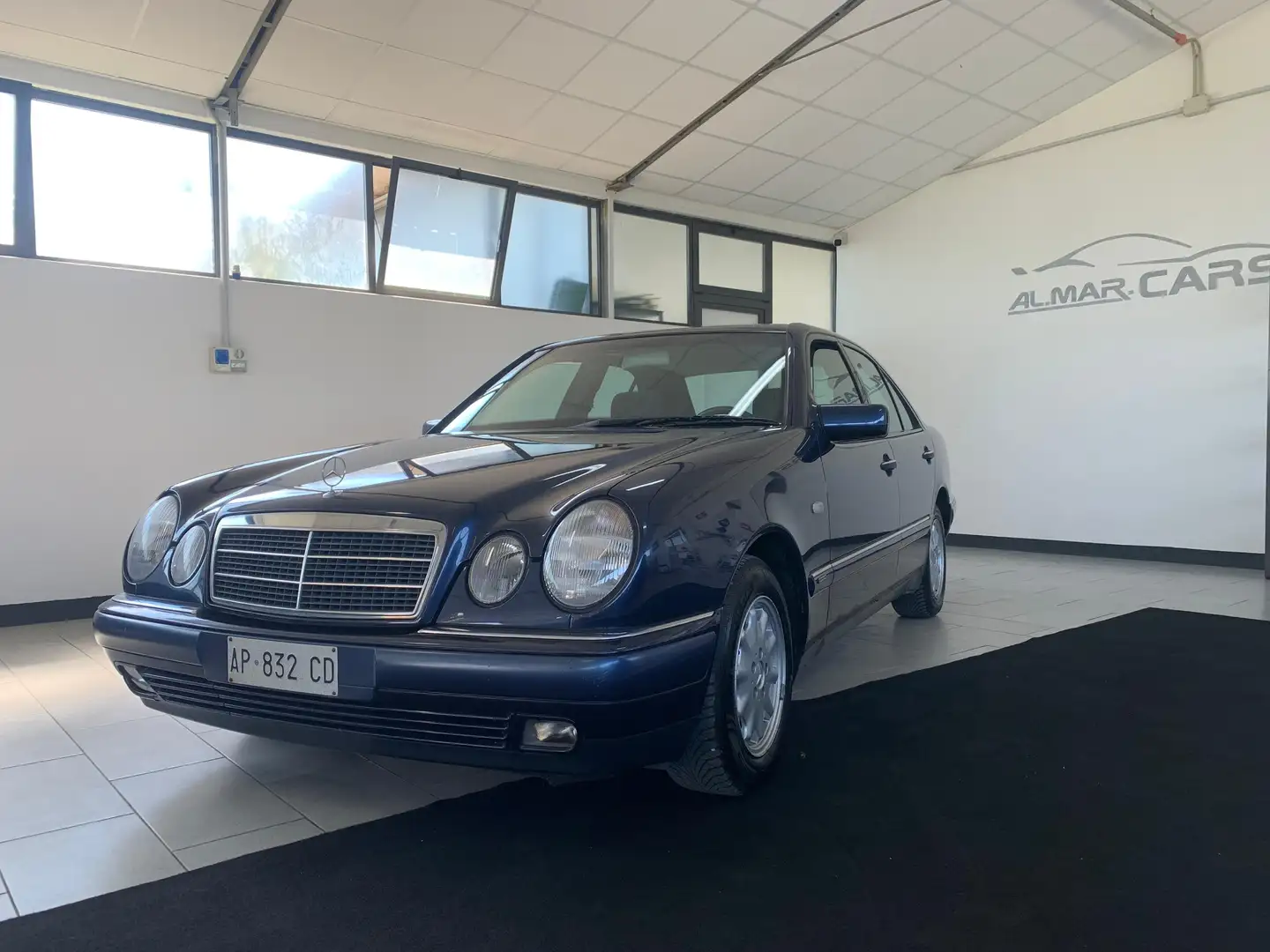 Mercedes-Benz E 250 E 250 d Elegance - 1