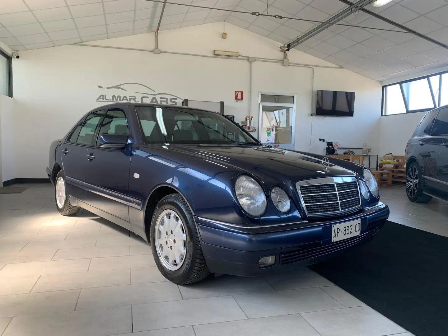 Mercedes-Benz E 250 E 250 d Elegance - 2