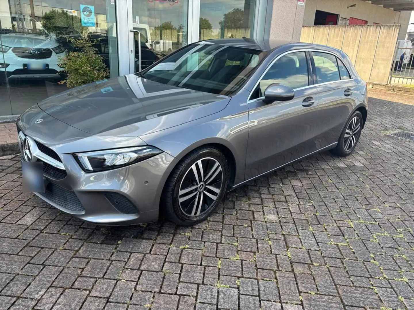 Mercedes-Benz A 180 d Automatic Sport Gris - 2