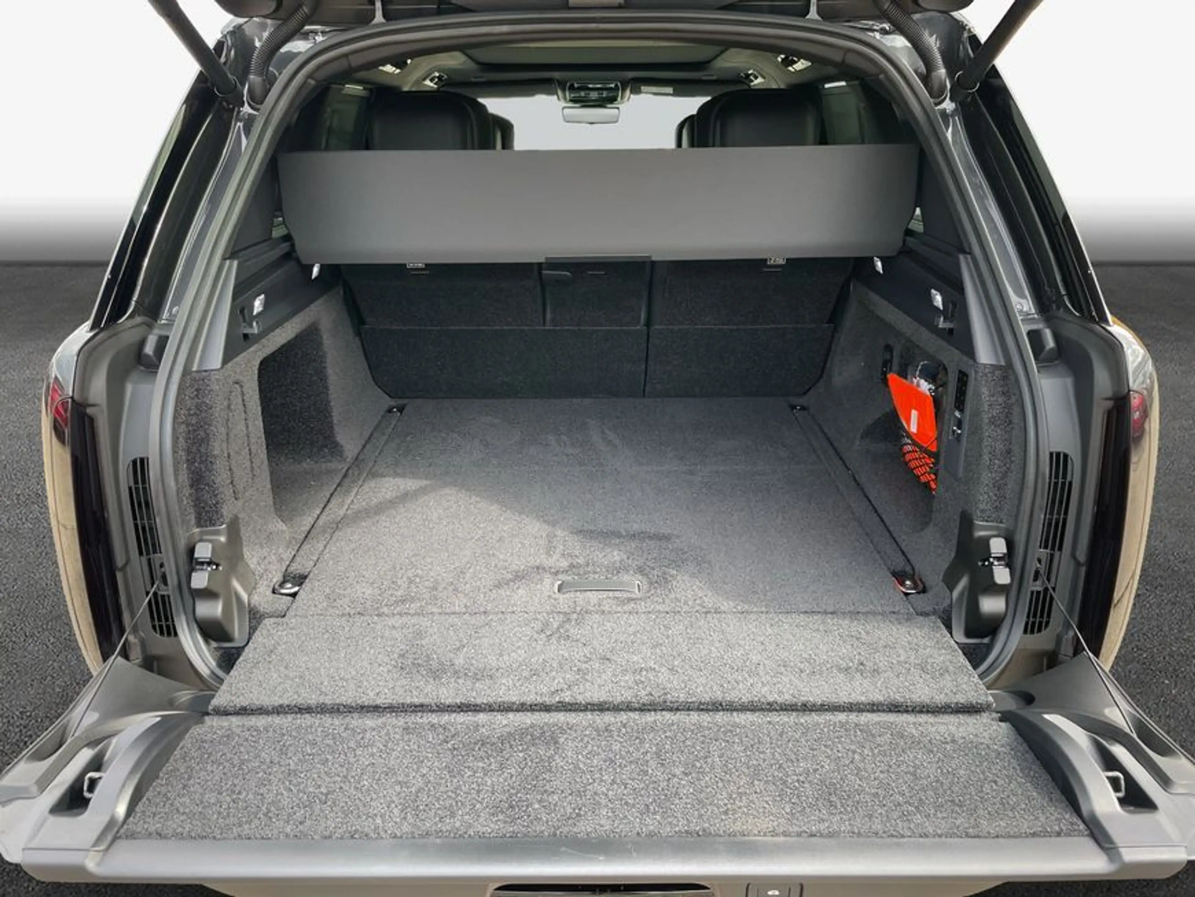 Land Rover Range Rover P550e Hybrid Autobiography 280 kW, 5-t — photo 11