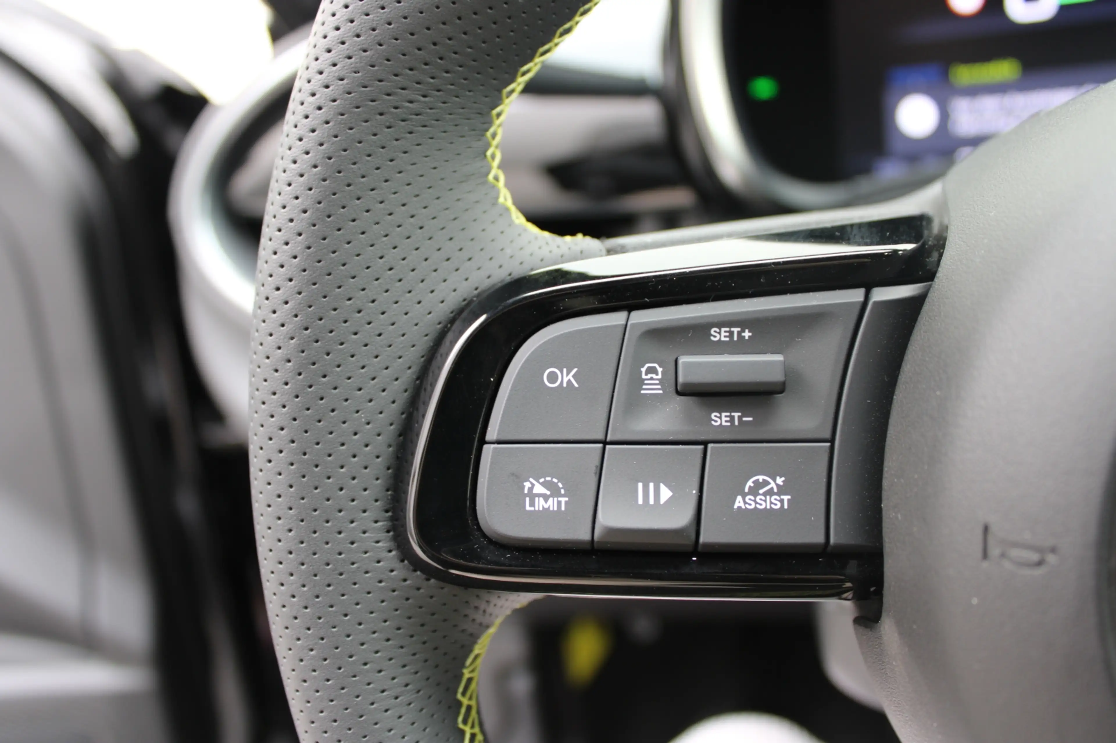 Abarth 600e Turismo — photo 10