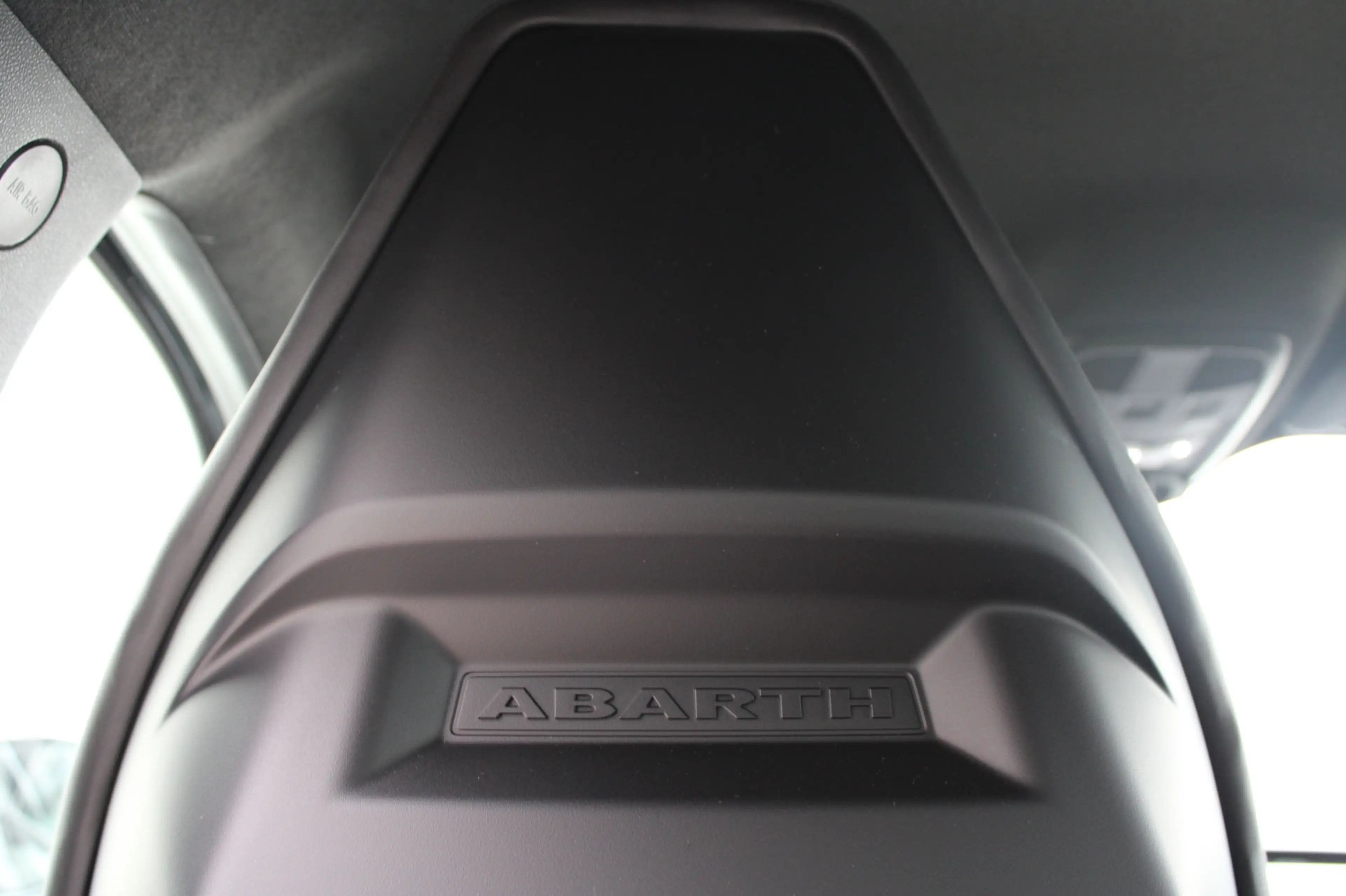 Abarth 600e Turismo — photo 14