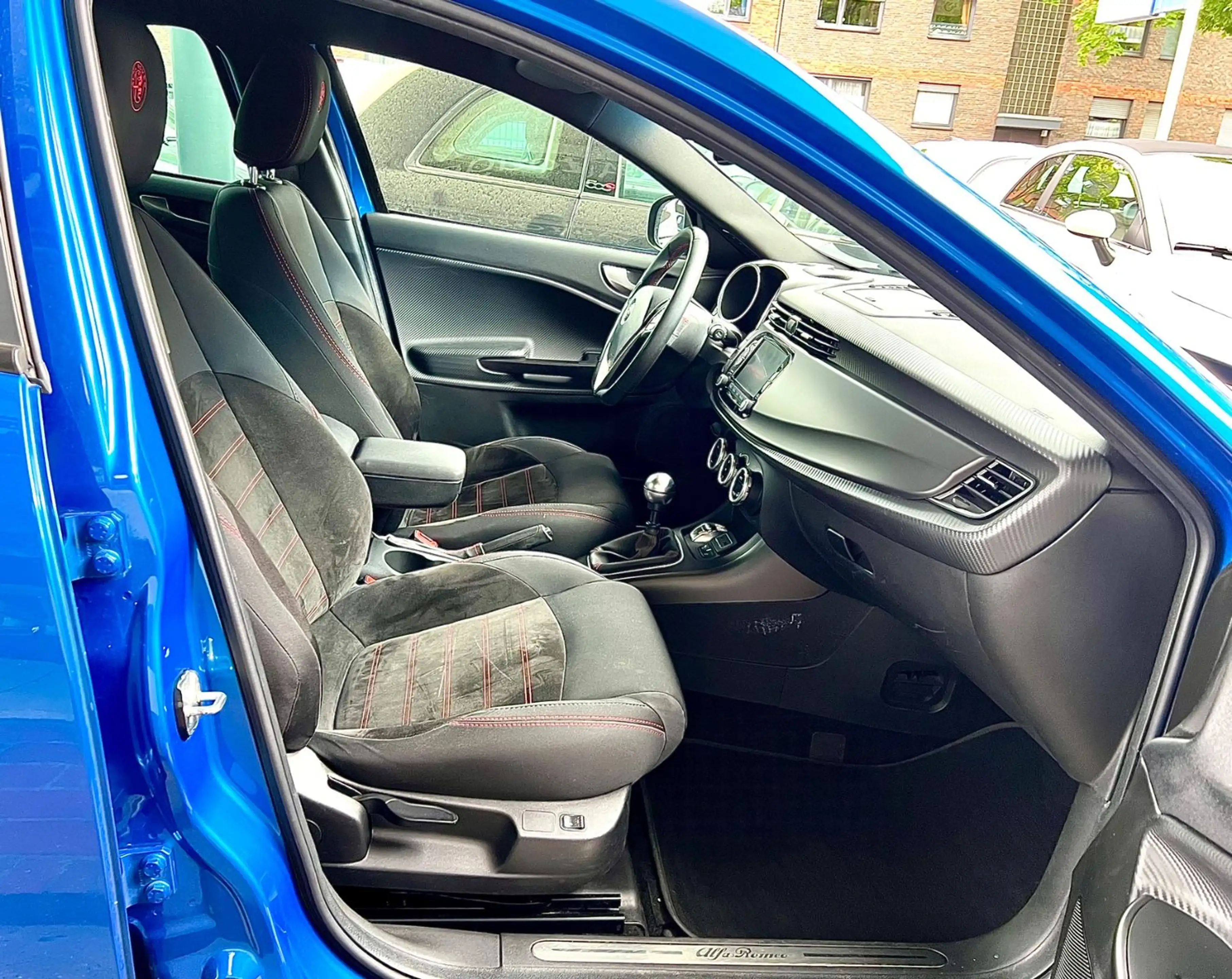Alfa Romeo Giulietta 1.4 Super *SHZ*NAVI*PDC*1-J GAR* — photo 8