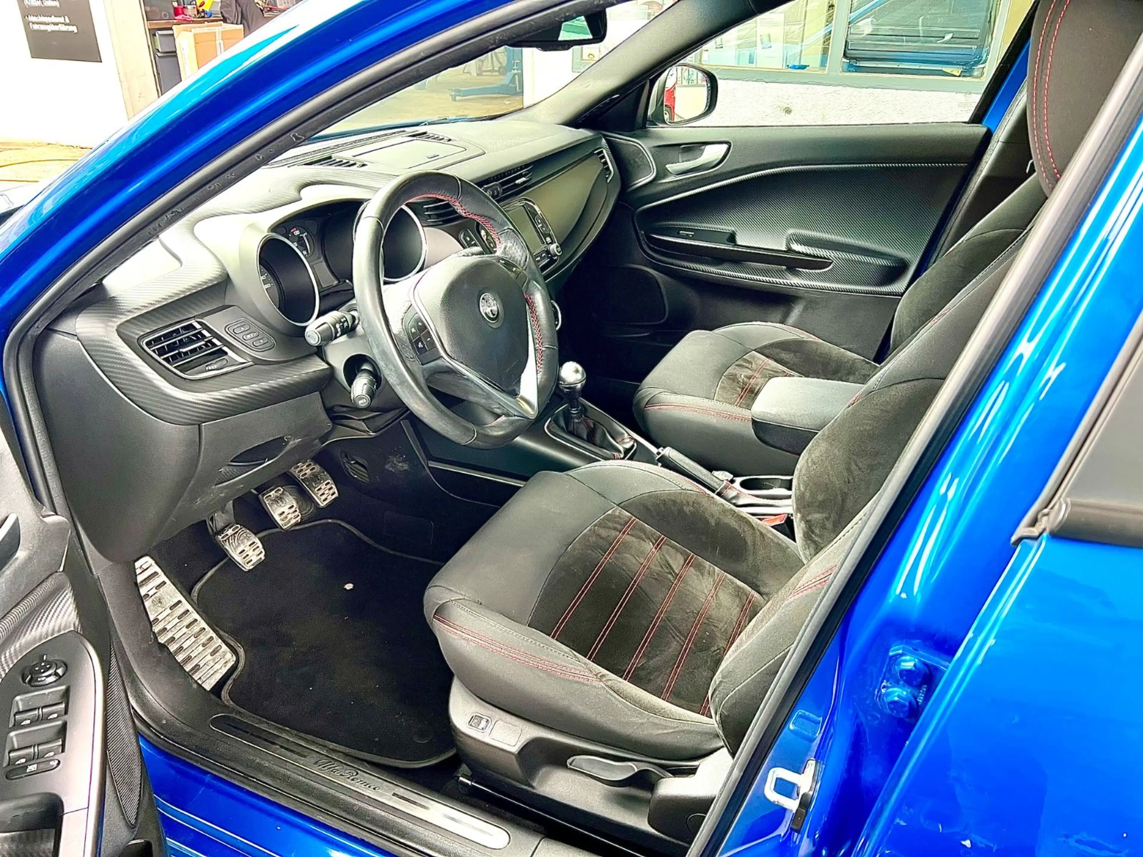 Alfa Romeo Giulietta 1.4 Super *SHZ*NAVI*PDC*1-J GAR* — photo 7