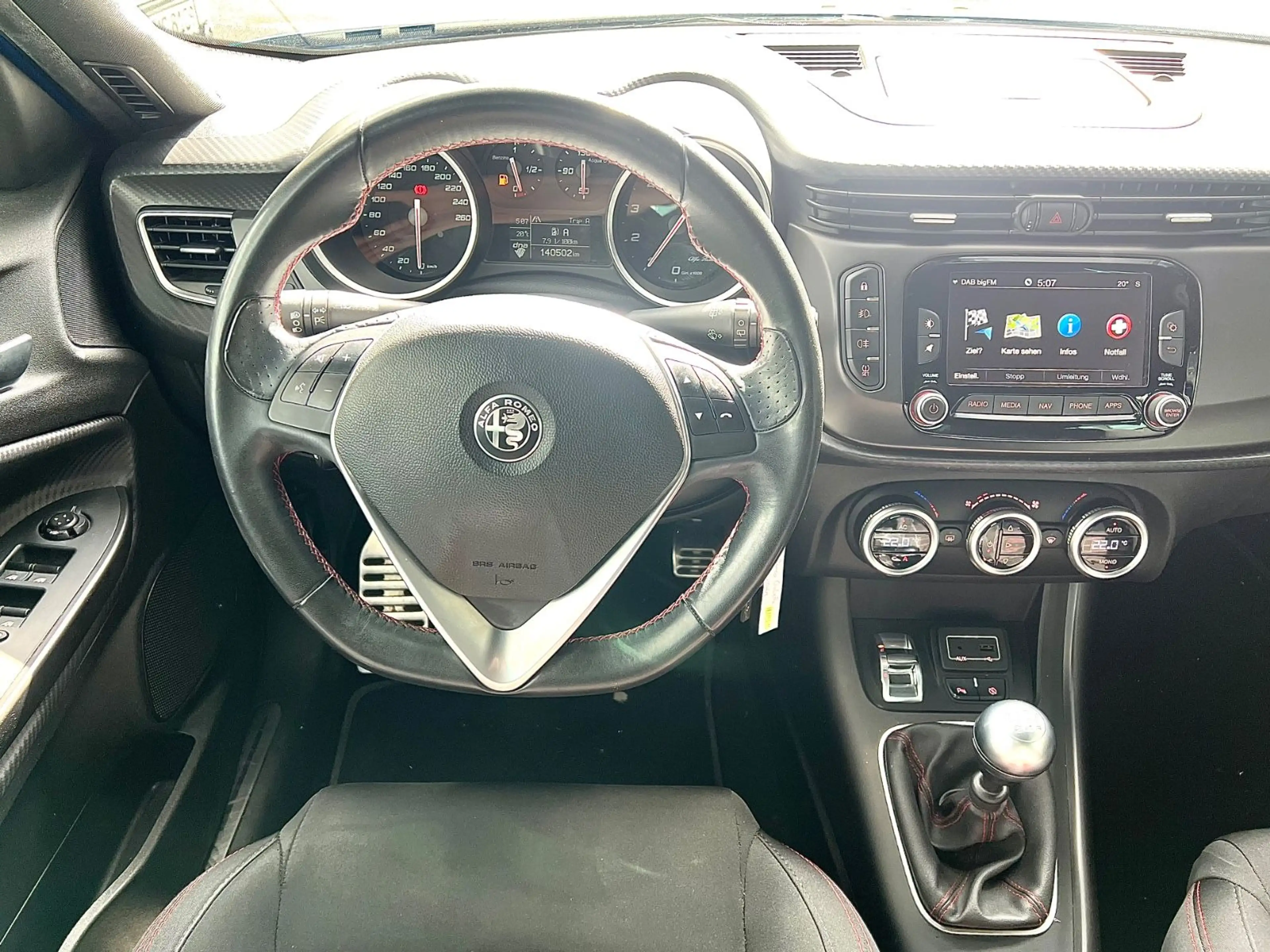 Alfa Romeo Giulietta 1.4 Super *SHZ*NAVI*PDC*1-J GAR* — photo 12