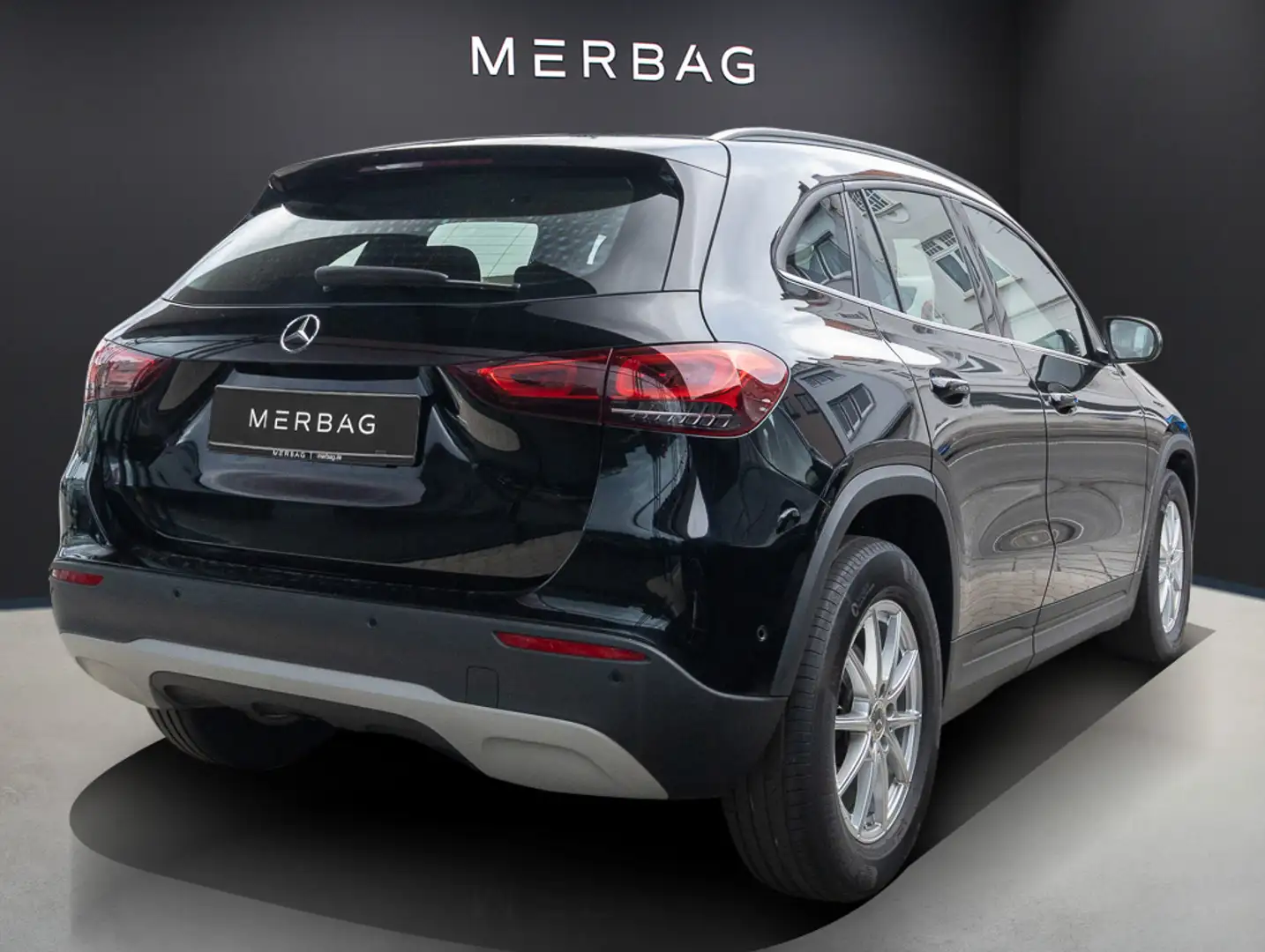 Mercedes-Benz GLA 200 d AHK LED Navi SHZ Kam. KlimaA LM AUT Schwarz - 2
