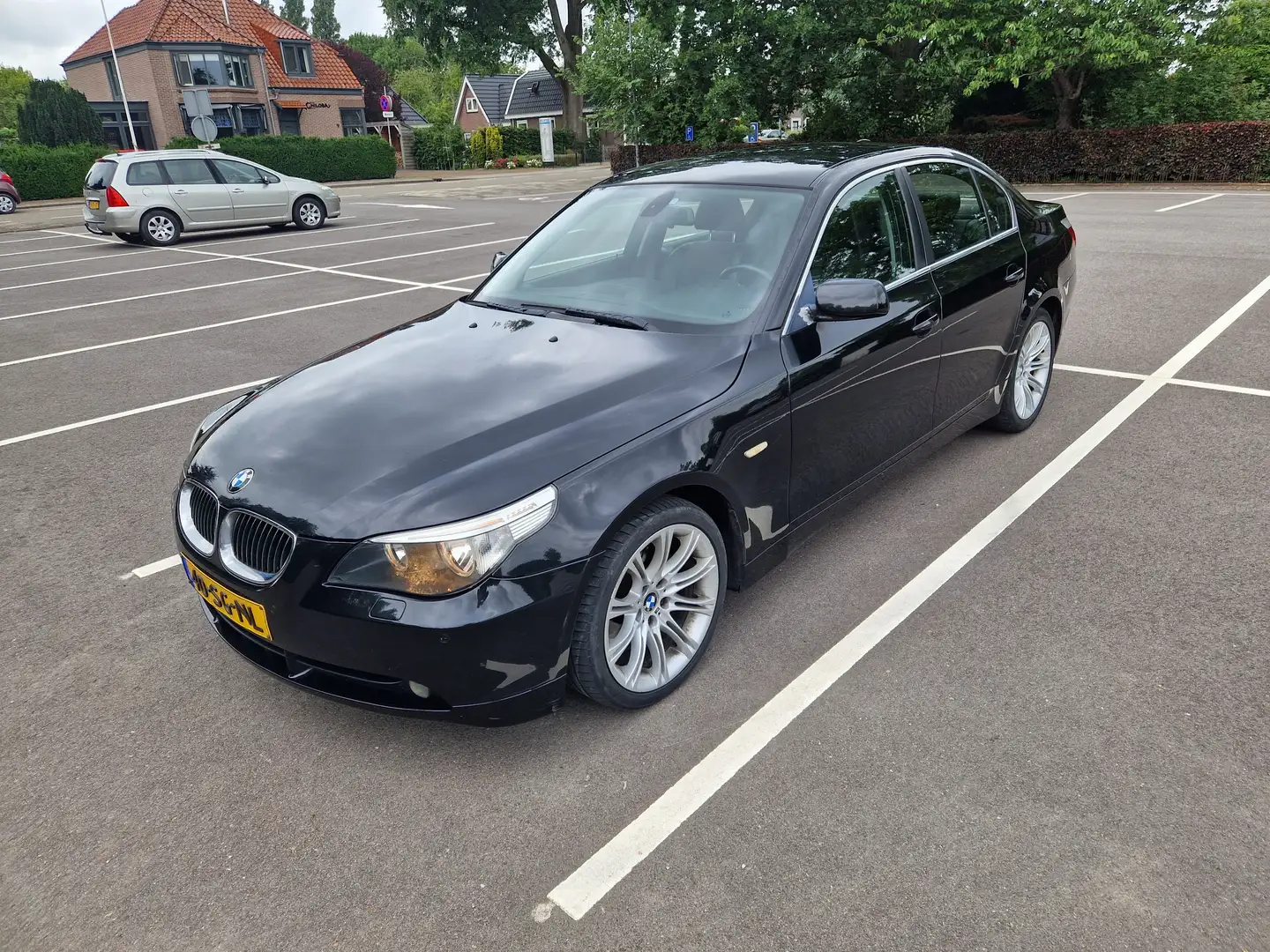 BMW 523 523 523i Business Line Zwart - 1