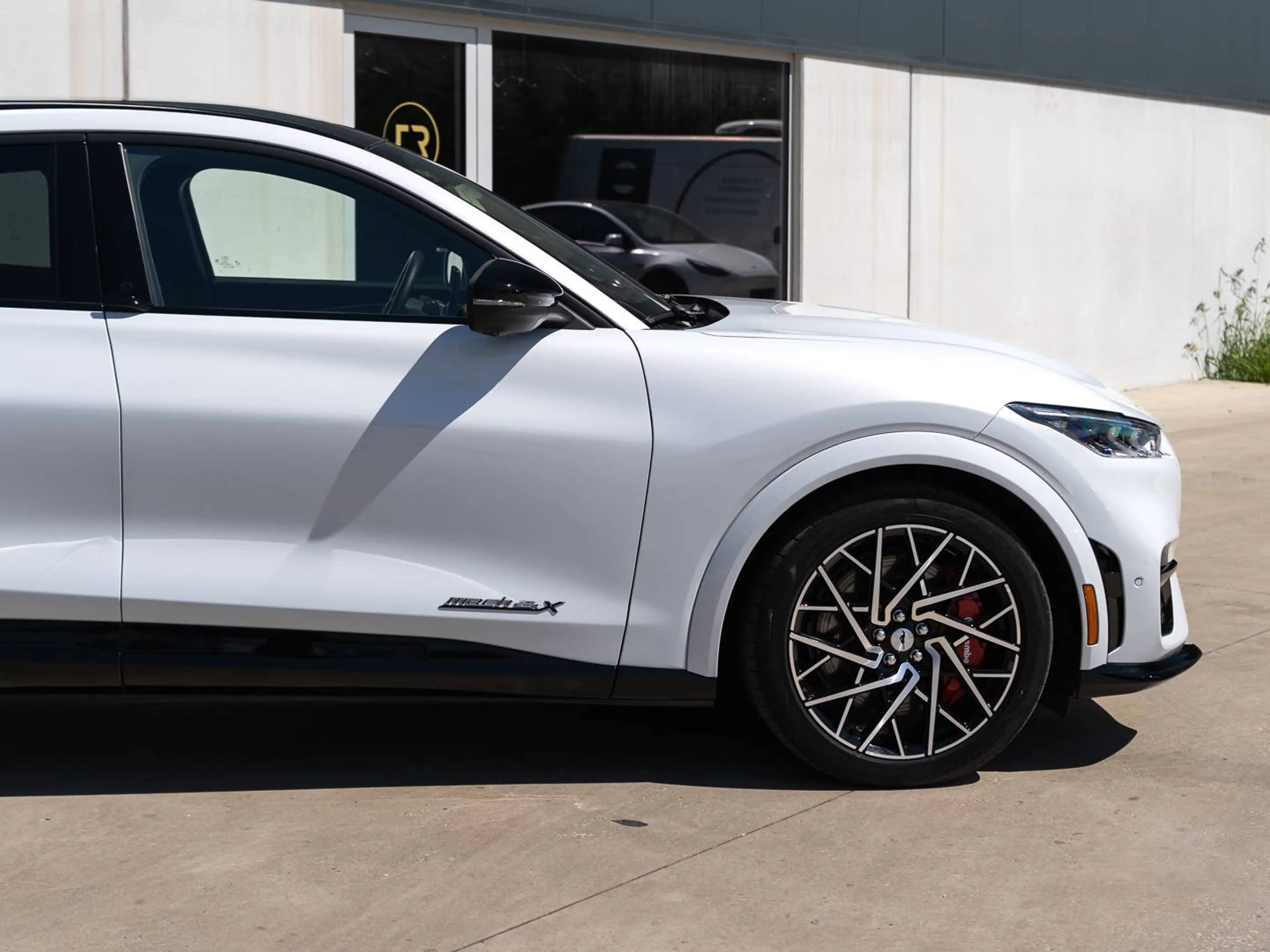 Ford Mustang Mach-E 99 kWh l GT l AWD l Extended Range l Pano l B&O l Space l Premium — photo 9