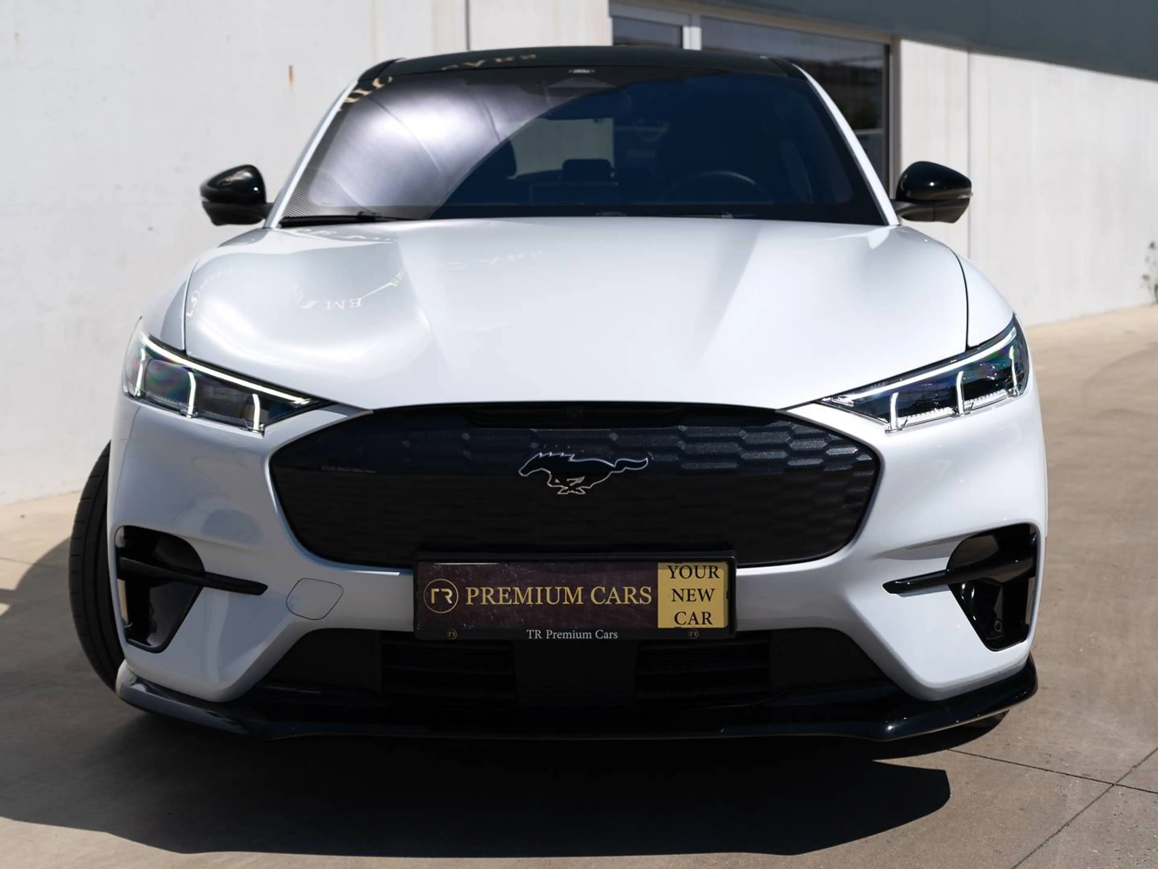 Ford Mustang Mach-E 99 kWh l GT l AWD l Extended Range l Pano l B&O l Space l Premium — photo 4