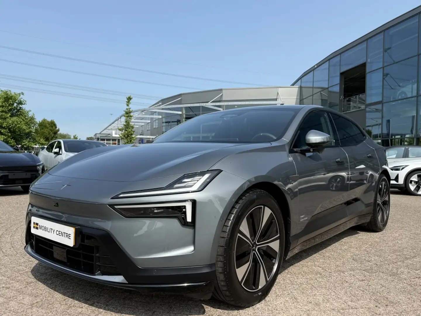Polestar 4 LRSM 100 kWh | Plus Pack | HUD | H&K Audio | Panor Gris - 1